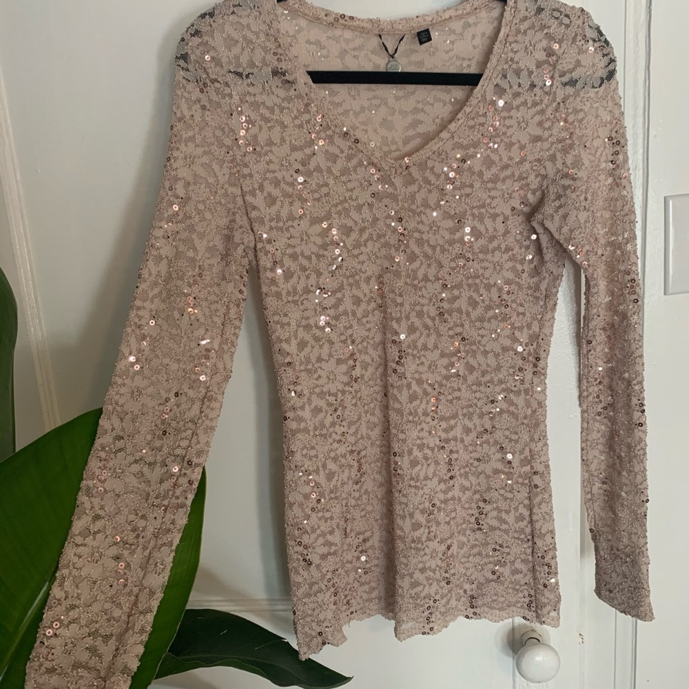 •glitter top•